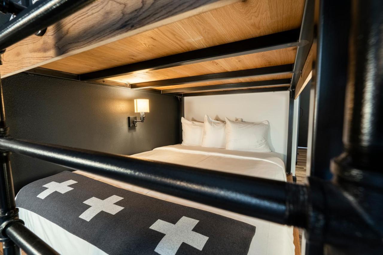 Gravity Haus Hotel Breckenridge Bagian luar foto